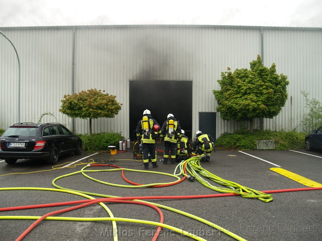 Brand in Lagerhalle Koeln Junkersdorf Toyota Allee P078.JPG